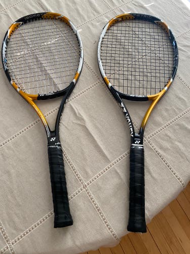 Yonex RDIS 200 (320g, 98 sq in) Set of two rackets.