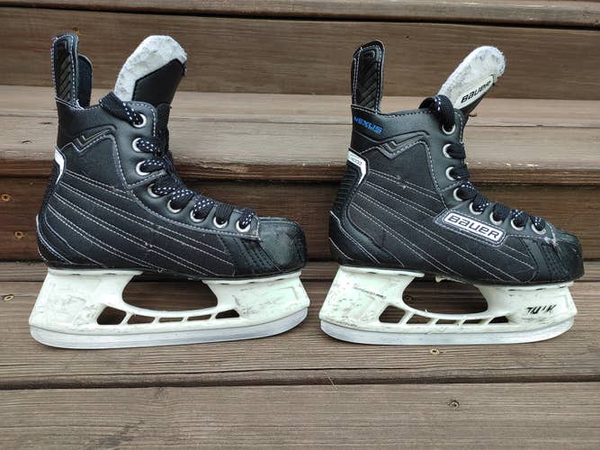 Ice Hockey Skates - Bauer Nexus 4000 - size 2R