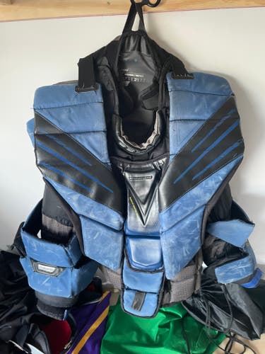 Used Medium Bauer Hyperlite Goalie Chest Protector