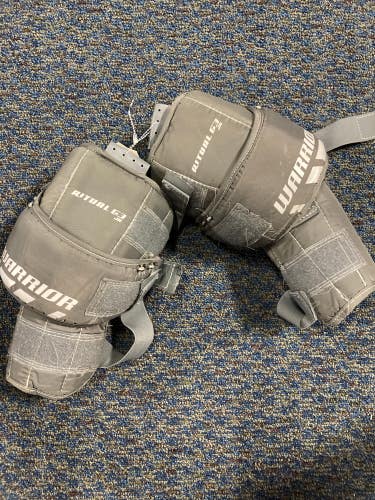 Used Warrior G3 Goalie Knee Guards Accessories & Other