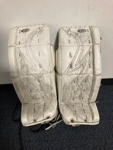 Used 31" Mckenney Pro Spec 470 Goalie Leg Pads