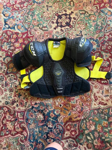 CCM tacks shoulder pads