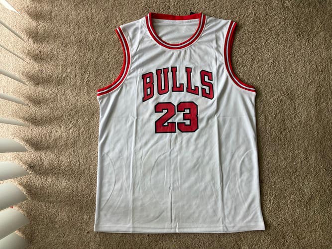 NEW - Mens NBA Jersey - Michael Jordan - Bulls - XL - White