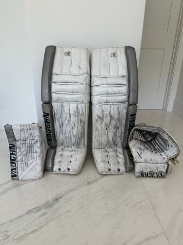 Jack Campbell LA Kings Vaughn Full Set