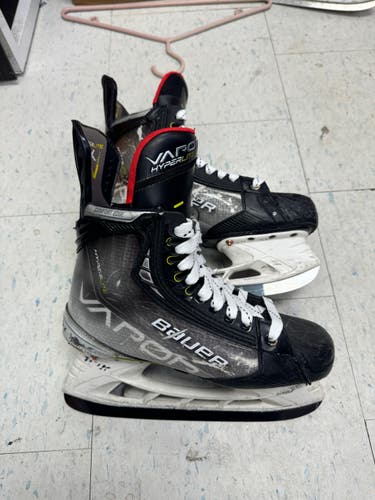 Used Bauer Vapor Hyperlite Hockey Skates 6.5