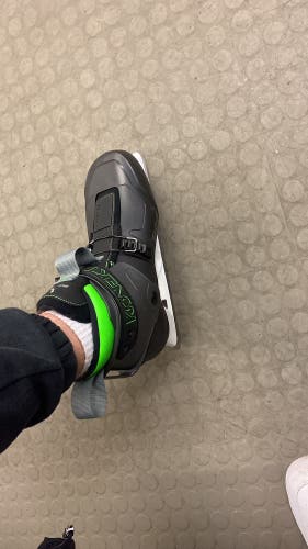 Used Senior Bauer 9 Konekt Hockey Goalie Skates