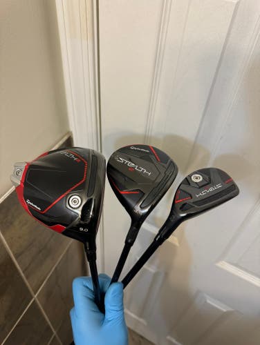 TaylorMade Stealth 2 Driver 9* & 3 FairwayWood & 24 Hybrid Stiff Flex Right Hand