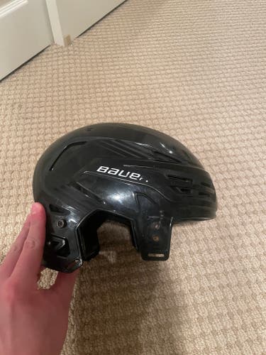 Used Large Bauer Re-Akt 85 Helmet