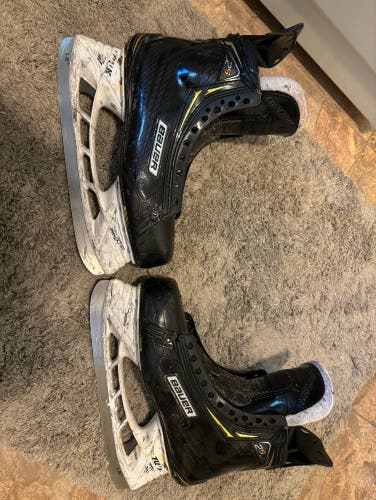 Used Senior Bauer Regular Width Pro Stock 9 Supreme 2S Pro Hockey Skates