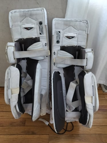 Used Large Bauer Vapor 2X Goalie Leg Pads