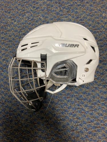 White Used Medium Bauer Re-Akt 95 Helmet