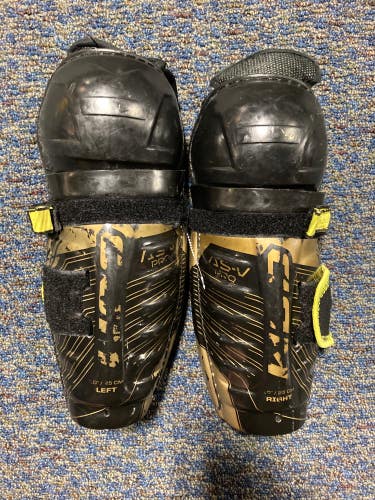 Used Junior CCM Tacks AS-V Pro Shin Pads 10"