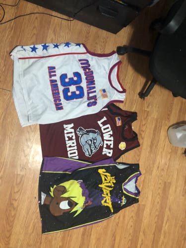 3 basketball jerseys (2 men’s meduim 1 small)