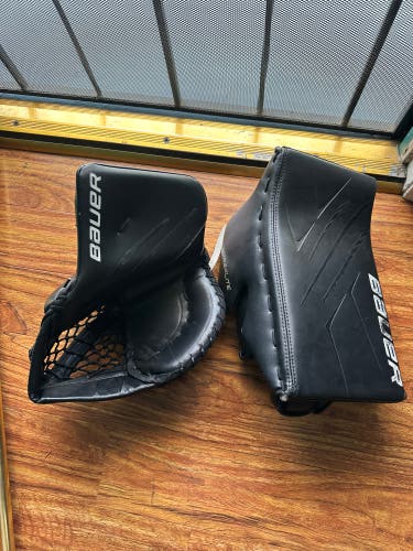 Bauer Hyperlite Goalie Gloves