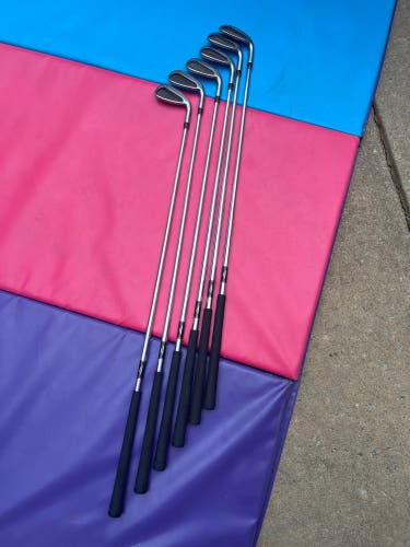 Used Men's TaylorMade Right Handed Regular Flex Steel Shaft Burner Iron Set