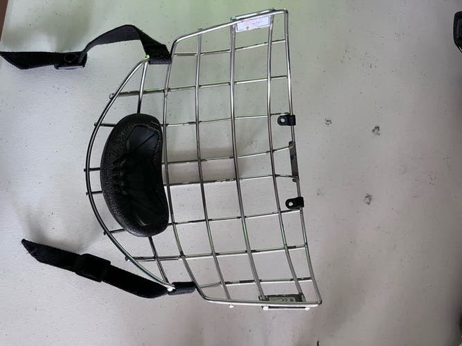 Used Bauer Profile III Facemask Full Cage