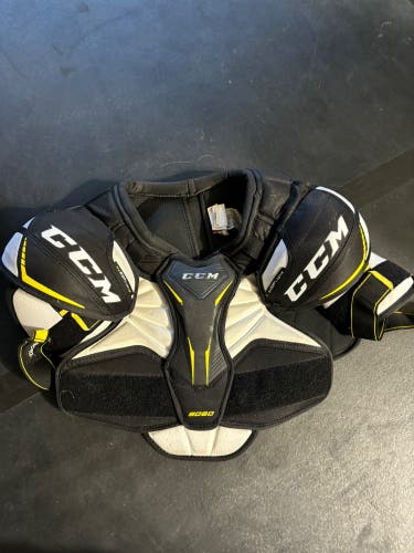 Jr Large CCM 9060 Shoulder Pads