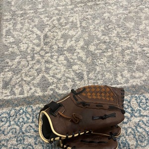 Used 2023 Mizuno Right Hand Throw Prospect Series PowerClose Baseball Glove 11.5"