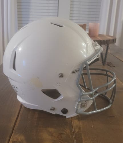 Used Medium Youth Riddell Victor Helmet