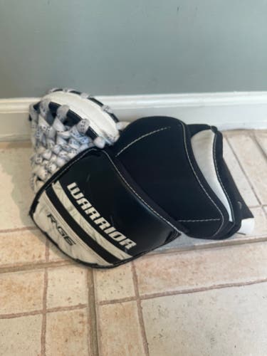 Warrior Ritual G6 Junior Goalie Glove