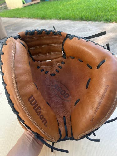Brown Used Wilson A900 Right Hand Throw Catcher's Baseball Glove 34"