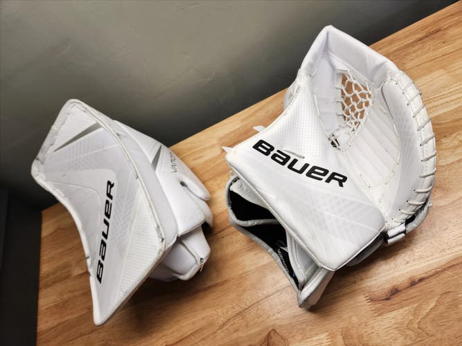 Bauer Vapor X900 Glove and Blocker Set