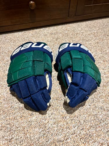 Used Bauer Nexus Pro Gloves 15" Pro Stock