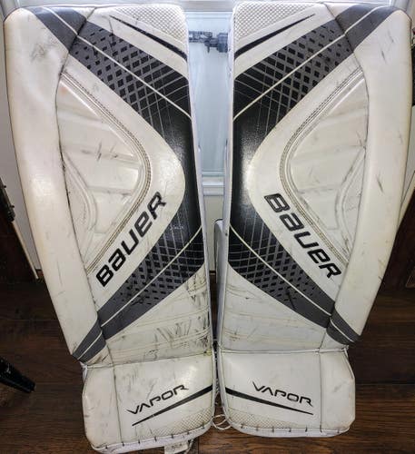 Used Int Small Bauer Vapor X900 Goalie Leg Pads