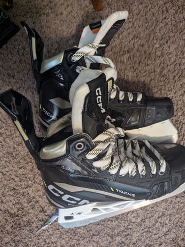 New Senior CCM Tacks AS-V Hockey Skates Regular Width 8