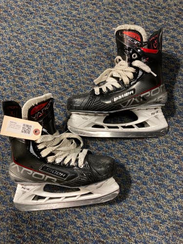 Used Senior Bauer Vapor 3X Hockey Skates | Size 5.5