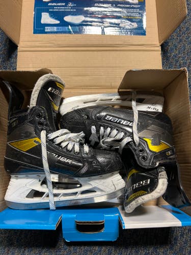 Used Senior Bauer Supreme 3S Pro Hockey Skates Wide Width 7