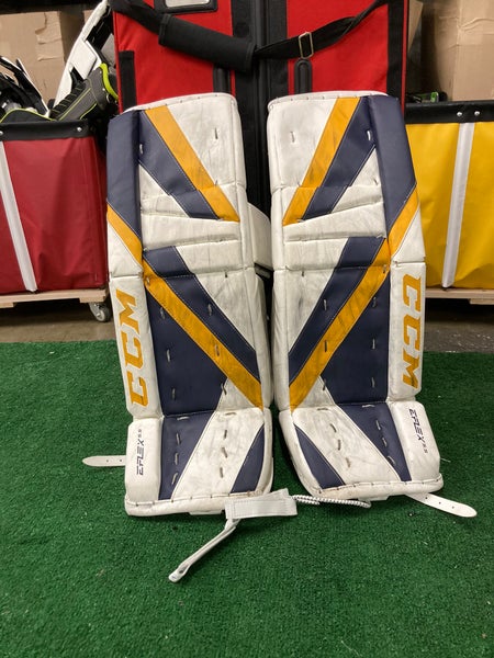 White Used 28" Junior CCM Extreme Flex 5.5 Goalie Leg Pads