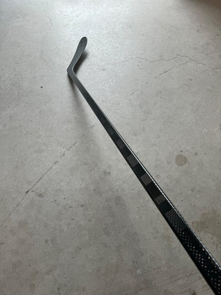 New Senior Bauer Right Hand P28 70 Flex Pro Stock Proto-R Hockey Stick Blackout Pro+