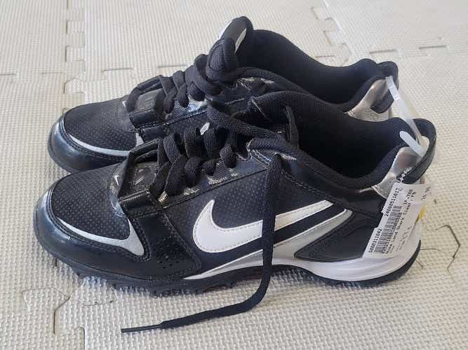 Used Nike Senior 7.5 Football Cleats