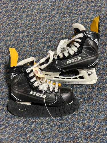 Used Youth Bauer Supreme S160 Hockey Skates Regular Width 13