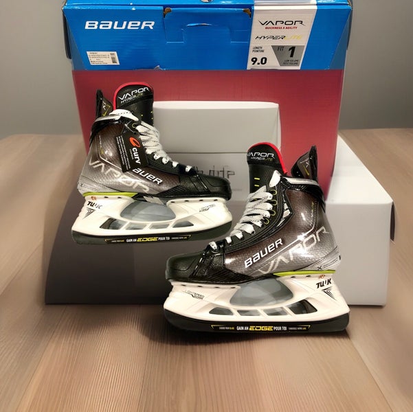 NEW in BOX Bauer Size 9 Fit 1 Vapor Hyperlite Hockey Skates  - Excellent Price!