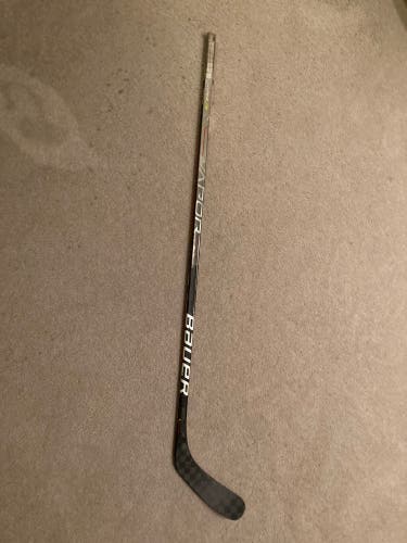 Used Junior Bauer Left Hand P92 Vapor Hyperlite Hockey Stick