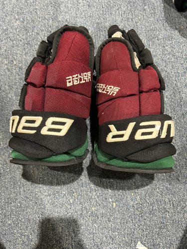 Lightly Used Arizona Coyotes Bauer 13" Supreme Ultrasonic Gloves