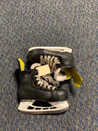 Used Youth Bauer Supreme S27 Hockey Skates Regular Width 12.5