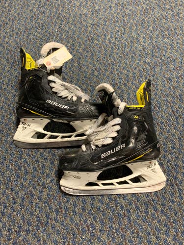 Used Senior Bauer Supreme M4 Hockey Skates Regular Width 7