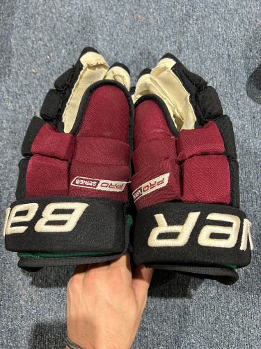 Lightly Used Arizona Coyotes Zucker Bauer 13" Pro Stock Pro Series Gloves