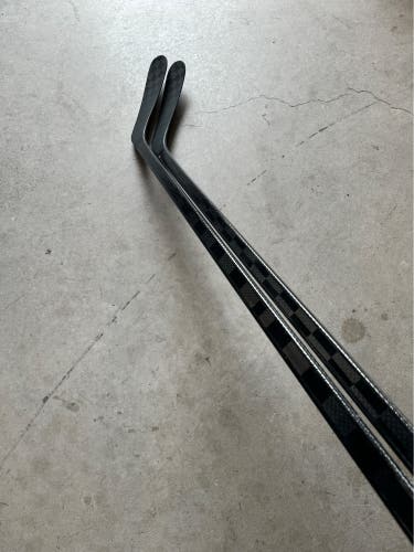 (2 PACK) New Senior Bauer Right Hand P92 87 Flex Pro Stock Proto-R Hockey Stick Blackout Pro+