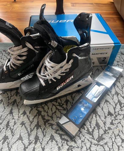 Bauer Supreme Matrix Size 7.5 Fit 2 Gently Used