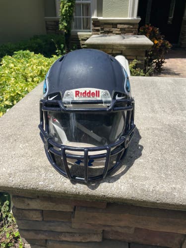 Riddell Victor helmet