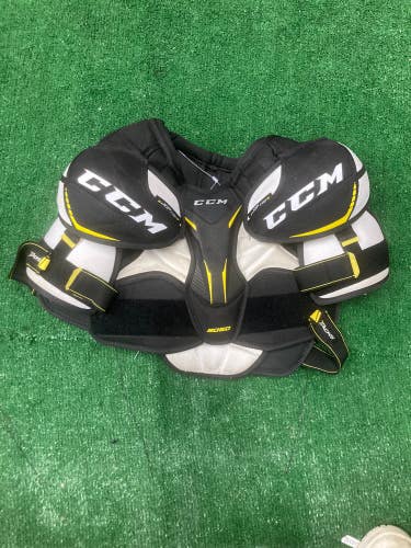 Used Large Junior CCM Tacks 9060 Shoulder Pads