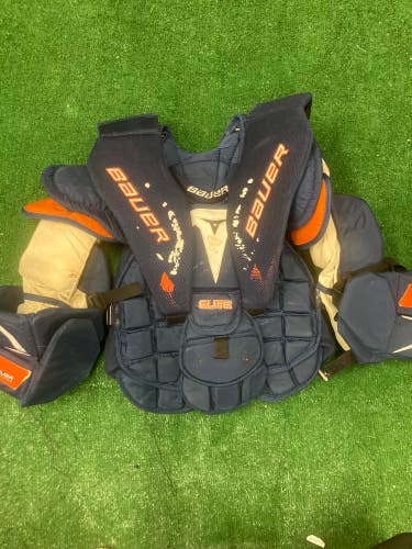 Used Intermediate Large Bauer Elite Goalie Chest Protector