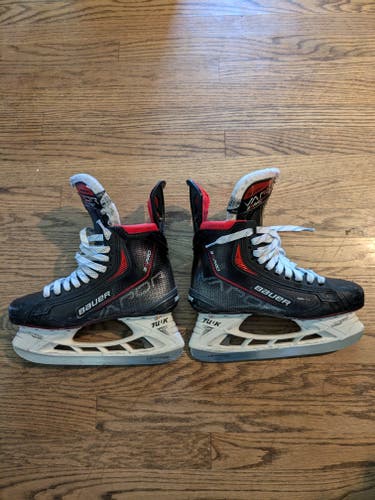 Used Senior Bauer Vapor 3X Pro Hockey Skates Regular Width 8.5