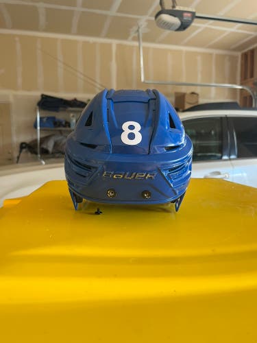 Used Medium Bauer  Re-Akt 150 Helmet