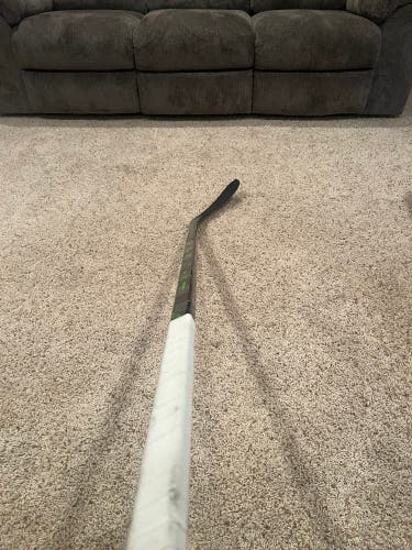 Used Intermediate Bauer Right Handed P28  Ag5nt Hockey Stick