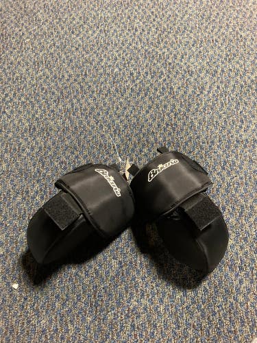 Used Brian's Goalie Knee Guards Accessories & Other